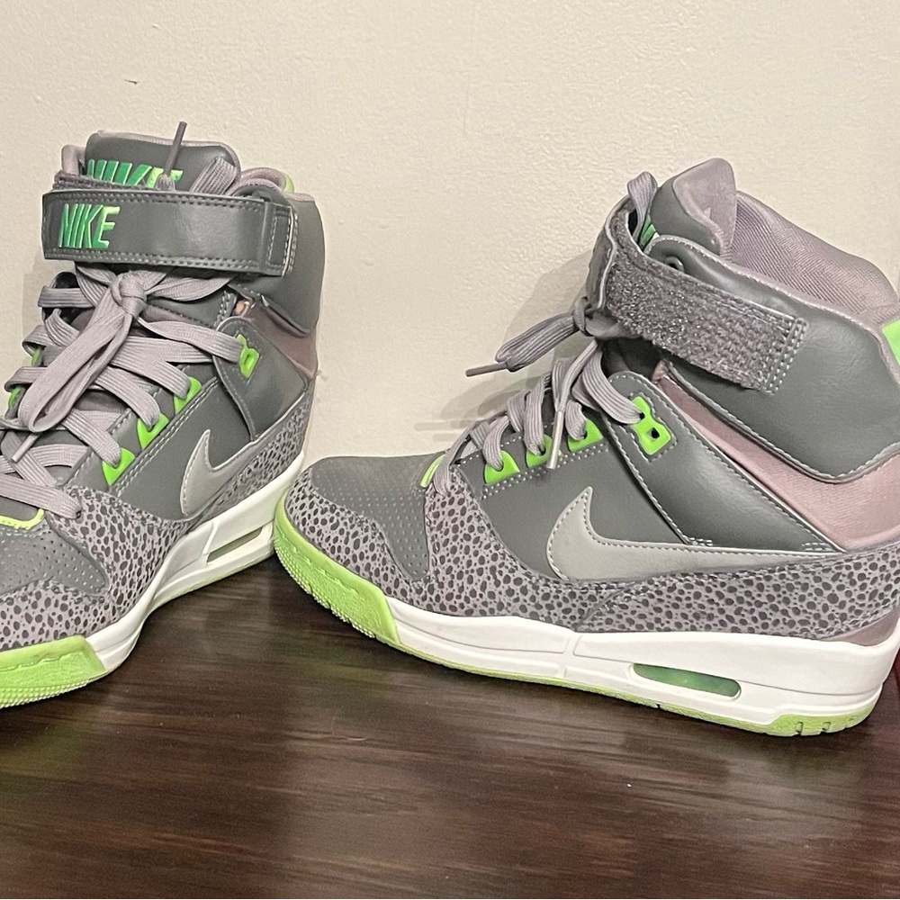 Nike Air Revolution Sky Hi